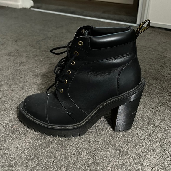 Shoes - Doc Marten AVERIL WOMEN'S LEATHER HEELED ANKLE BOOTS size 7 women